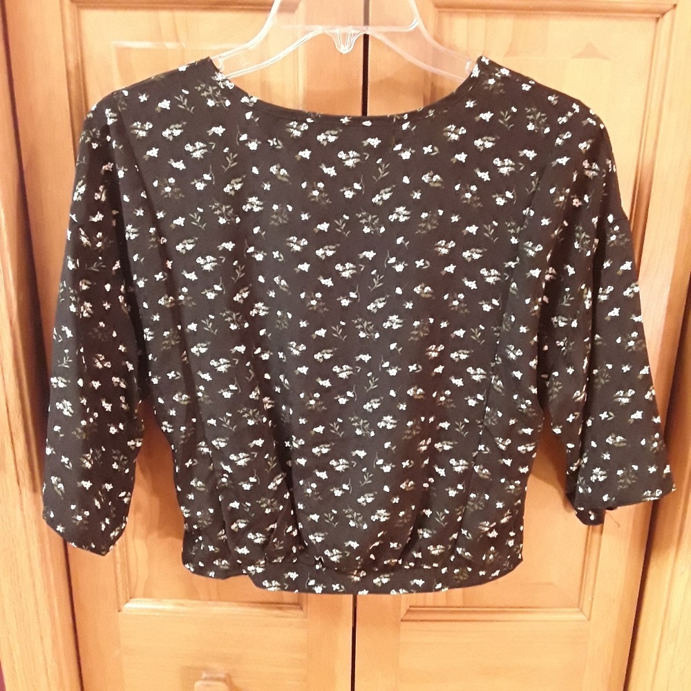 Code x Mode Floral Top - Picture 2 of 4